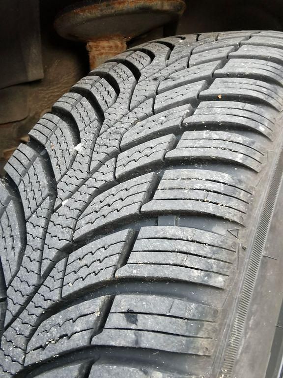 Gebraucht Dacia Sandero 75 PS (55 kW) 2009 Rot Limousine