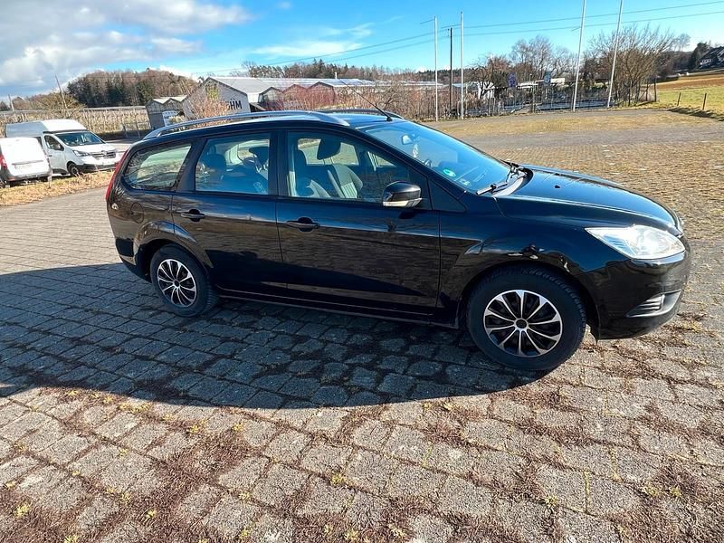 Usata Ford Focus 101 CV (74 kW) 2010 Nero Station wagon