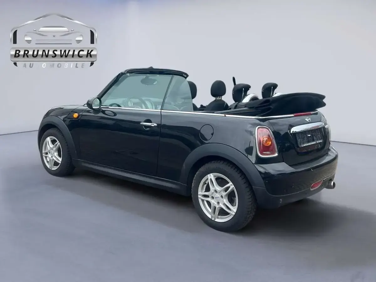 Usata Mini Cooper Cabriolet 120 CV (88 kW) 2010 Nero Cabrio
