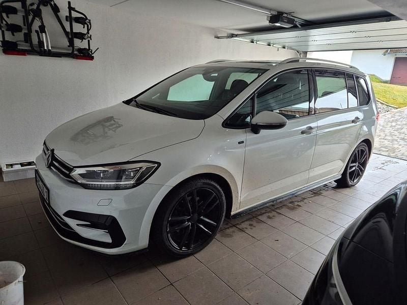 Weiß Gebraucht 2019 VW Touran Join Van / Kleinbus | 18.400 € (Fairer Preis) - Bild 1/3