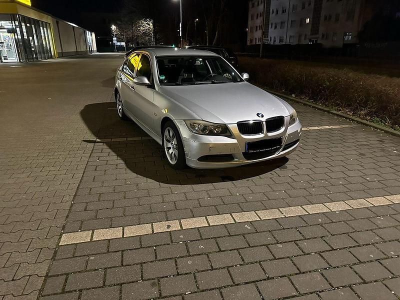 Gebraucht BMW 318 116 PS (85 kW) 2006 Silber Limousine