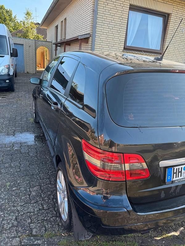 Schwarz Gebraucht 2008 Mercedes B180 Van / Kleinbus | 1.899 € (Guter Preis) - Bild 1/4