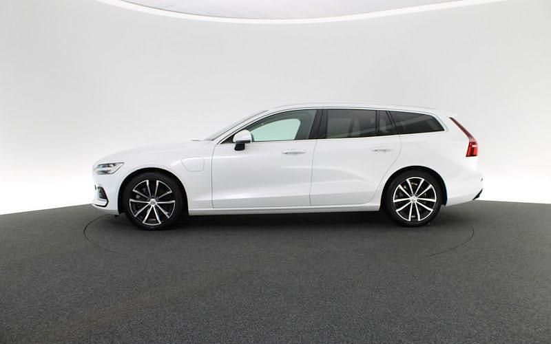 Gebraucht Volvo V60 Core 336 PS (247 kW) 2022 Weiß Kombi