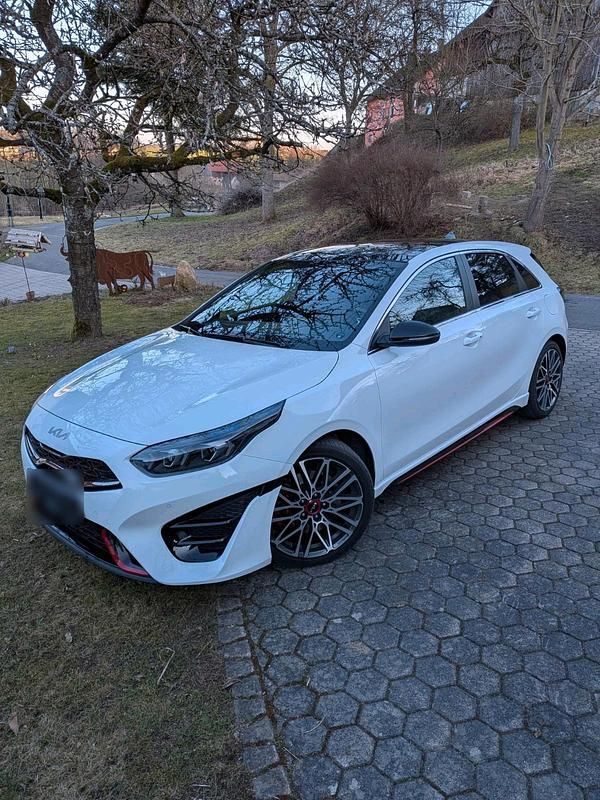 Gebraucht Kia Ceed GT GT 204 PS (150 kW) 2024 Weiß Limousine