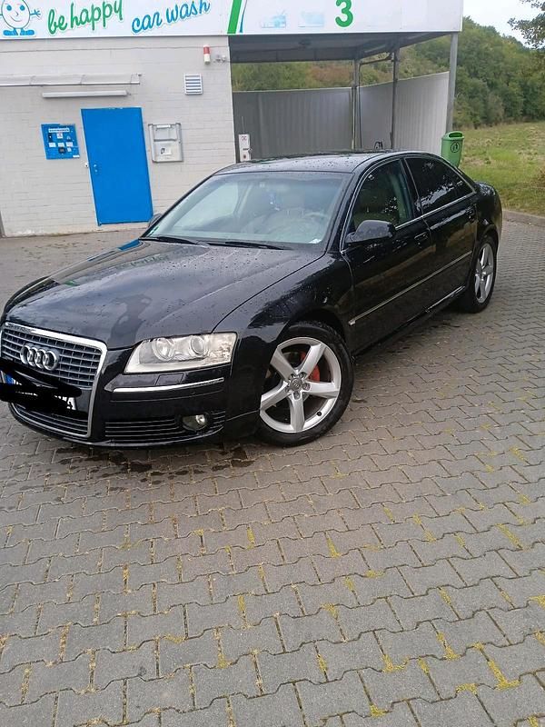 Schwarz Gebraucht 2006 Audi A8 Limousine | 3.900 € (Guter Preis) - Bild 1/4