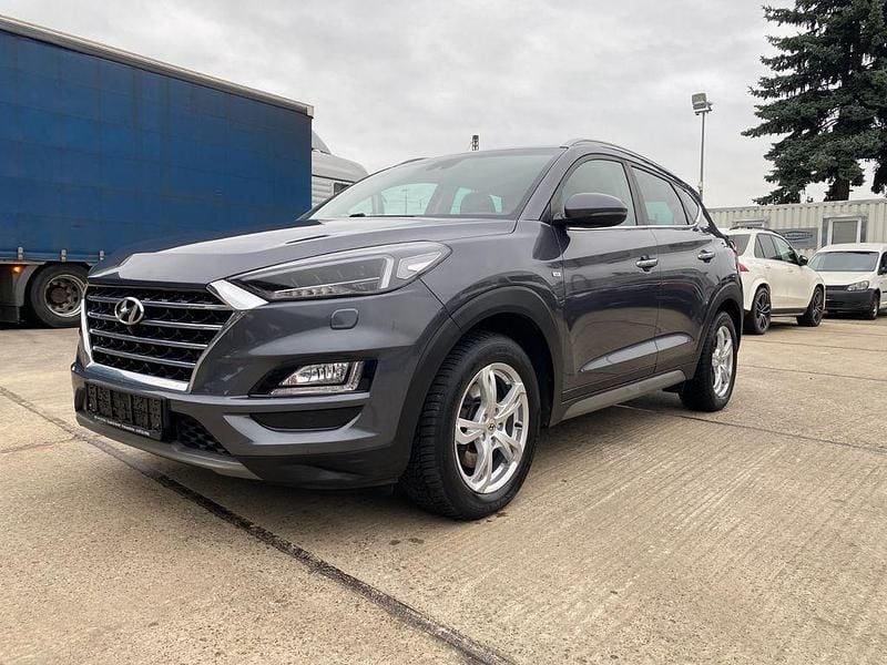 Grau Gebraucht 2020 Hyundai Tucson Premium SUV | 16.541 € - Bild 1/4