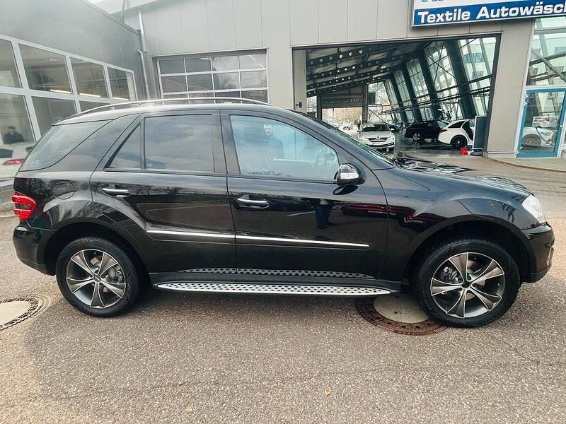 Gebraucht Mercedes ML350 272 PS (200 kW) 2007 Schwarz SUV