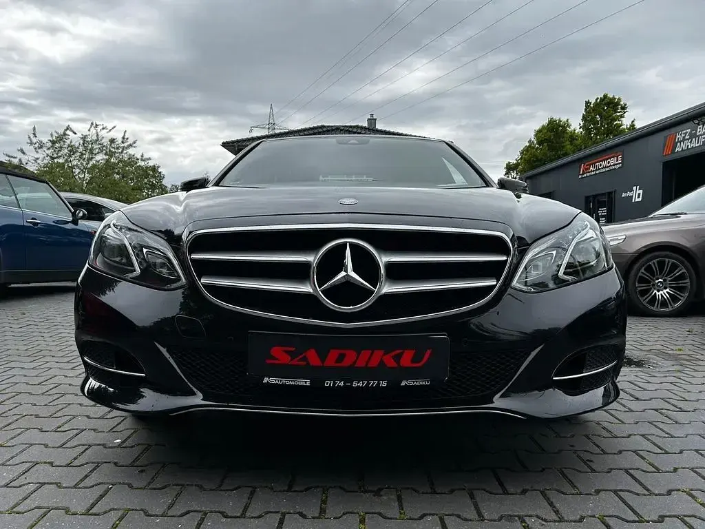 Gebraucht Mercedes E200 184 PS (135 kW) 2013 Schwarz Limousine