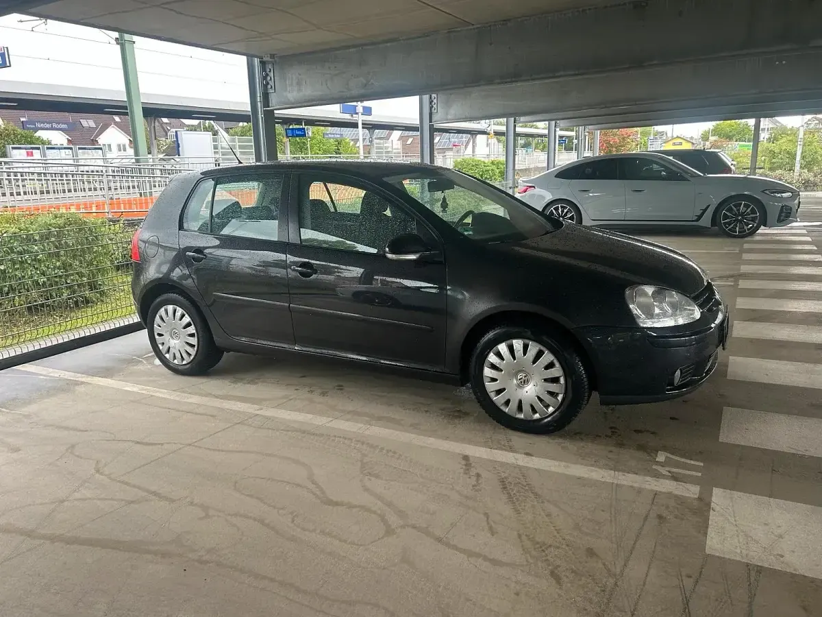 Gebraucht VW Golf V 80 PS (58 kW) 2007 Schwarz Limousine