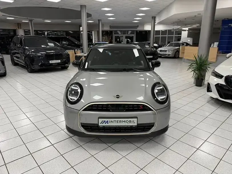 Gebraucht Mini Cooper S Favoured 204 PS (150 kW) 2025 Melting silver iii Kleinwagen