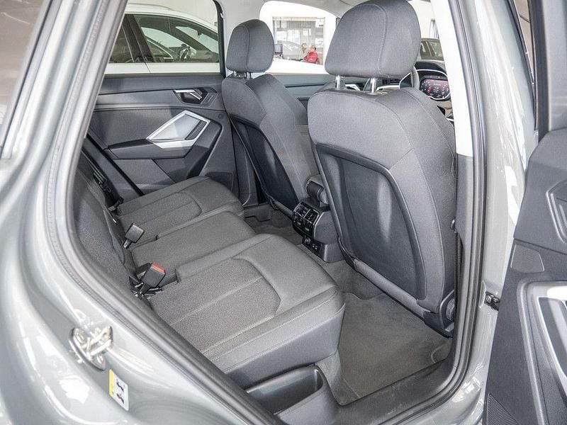 Gebraucht Audi Q3 S-Line 150 PS (110 kW) 2024 Chronosgrau metallic SUV