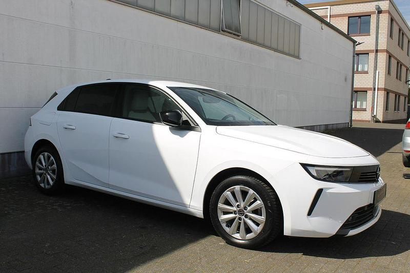 Gebraucht Opel Astra Elegance 131 PS (96 kW) 2023 Weiß Limousine