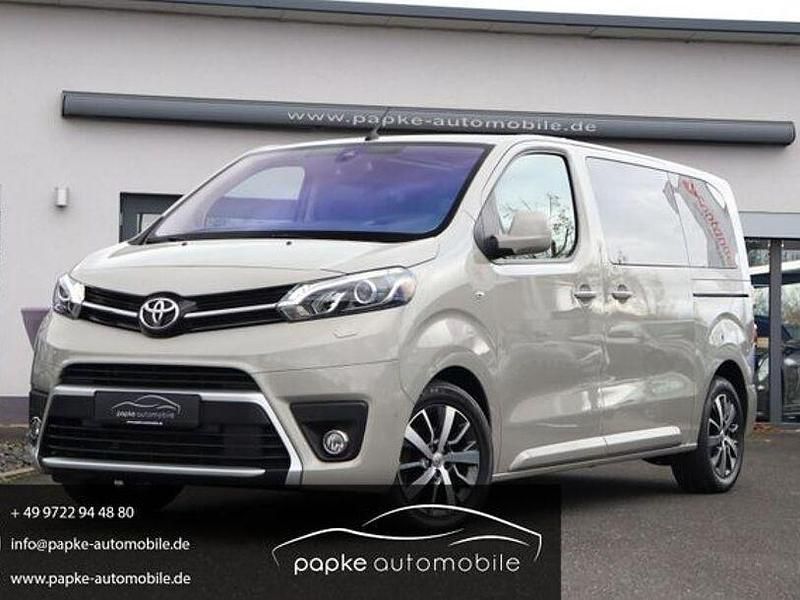Grau Gebraucht 2018 Toyota Proace Verso Kombi | 26.895 € (Fairer Preis) - Bild 1/4