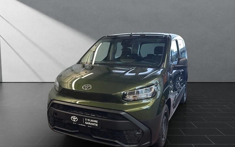 Neu Toyota Proace Verso City 110 PS (80 kW) 2026 Grün Kombi
