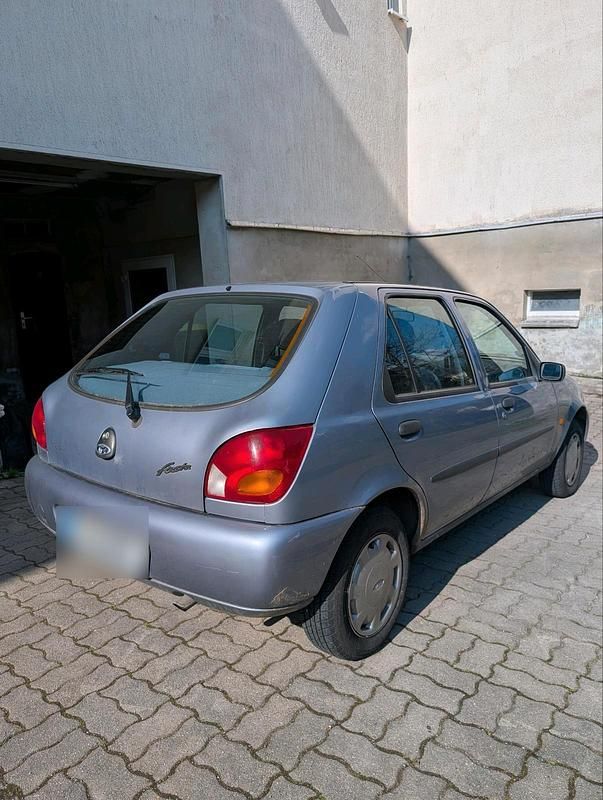 Gebraucht Ford Fiesta 75 PS (55 kW) 1998 Blau Kleinwagen
