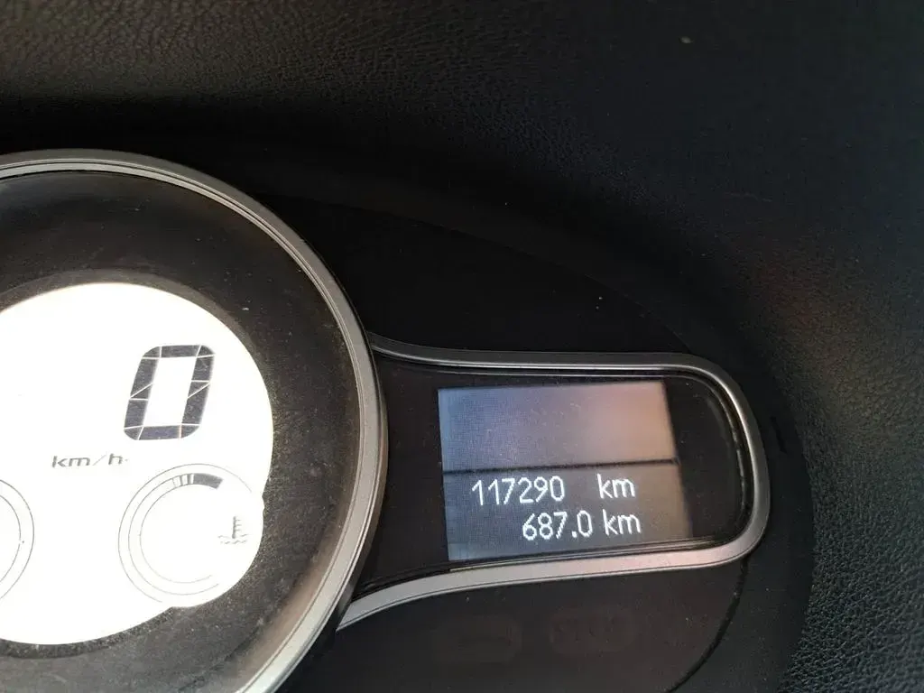 Gebraucht Renault Mégane Dynamique 101 PS (74 kW) 2011 Weiß Limousine