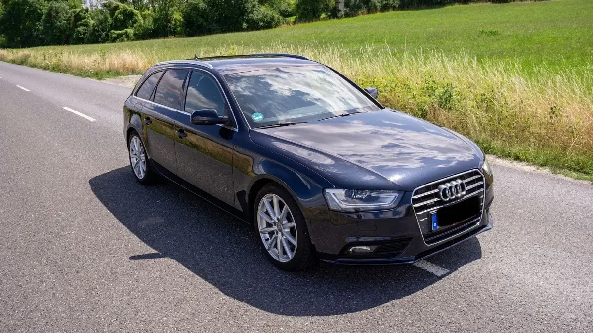 Gebraucht Audi A4 Performance 245 PS (180 kW) 2014 Blau Kombi