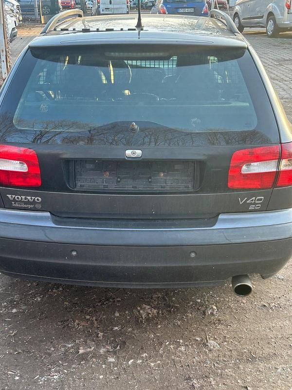 Gebraucht Volvo V40 136 PS (100 kW) 2002 Grau Kombi