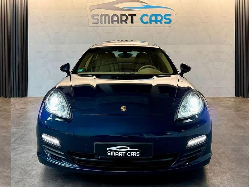 Gebraucht Porsche Panamera 250 PS (183 kW) 2012 Blau Kleinwagen