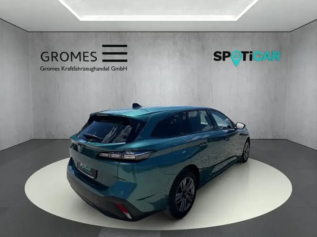 Gebraucht Peugeot 308 Active 131 PS (96 kW) 2024 Blau Kombi