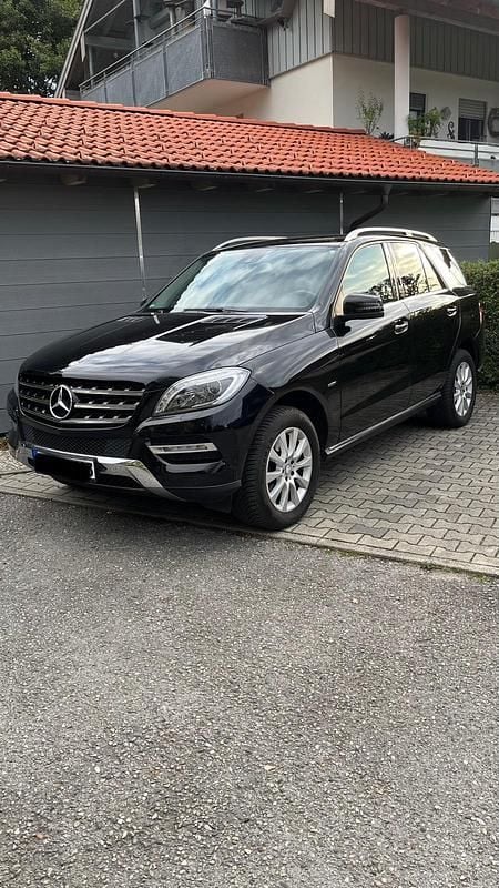 Gebraucht Mercedes ML250 204 PS (150 kW) 2012 Schwarz SUV
