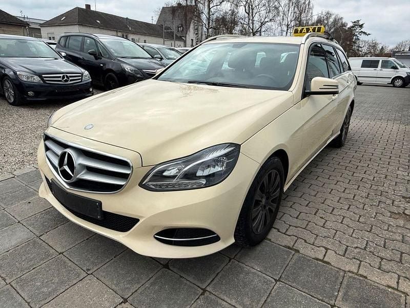 Gebraucht Mercedes E220 170 PS (125 kW) 2015 Gelb Kombi