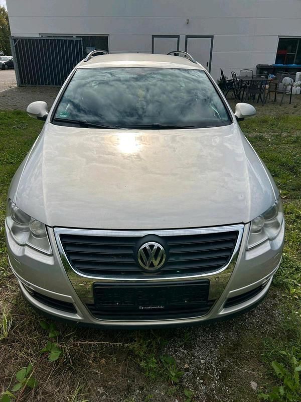 Grau Gebraucht 2010 VW Passat Kombi | 5.700 € (Teuer) - Bild 1/4