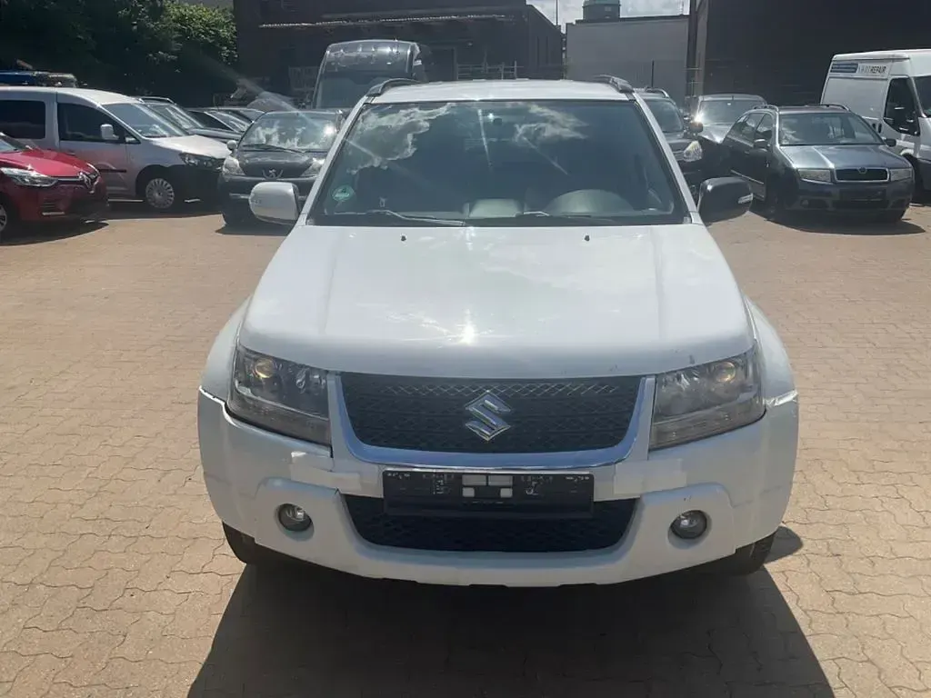 Gebraucht Suzuki Grand Vitara 129 PS (94 kW) 2009 Weiß SUV