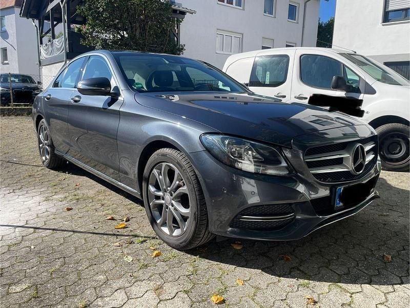 Grau Gebraucht 2014 Mercedes C180 Avantgarde Limousine | 13.300 € (Superpreis) - Bild 1/4