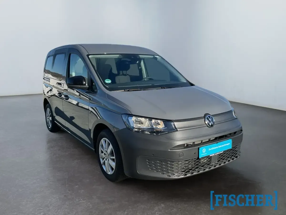 Käytetty VW Caddy Basis 102 HP (75 kW) 2025 Harmaa Tila-auto