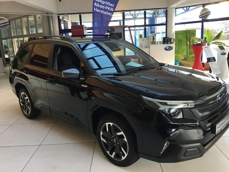 Neu Subaru Forester Active 136 PS (100 kW) 2025 Schwarz SUV