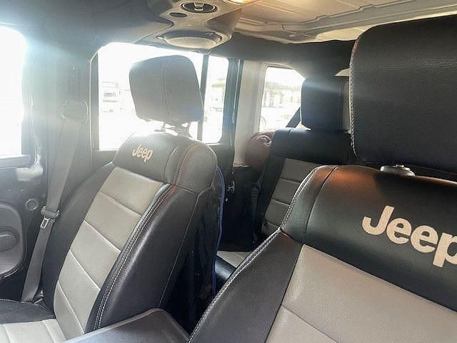 Gebraucht Jeep Wrangler Unlimited Sahara 200 PS (147 kW) 2010 Schwarz SUV