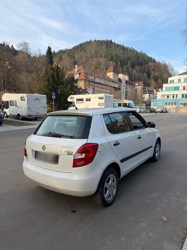Gebraucht Skoda Fabia 70 PS (51 kW) 2009 Weiß Kleinwagen