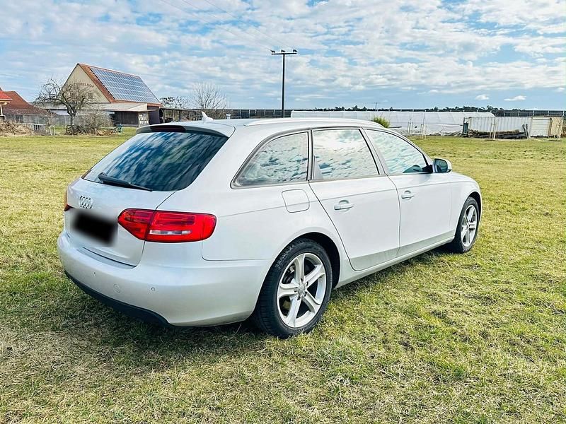 Gebraucht Audi A4 143 PS (105 kW) 2011 Silber Kombi