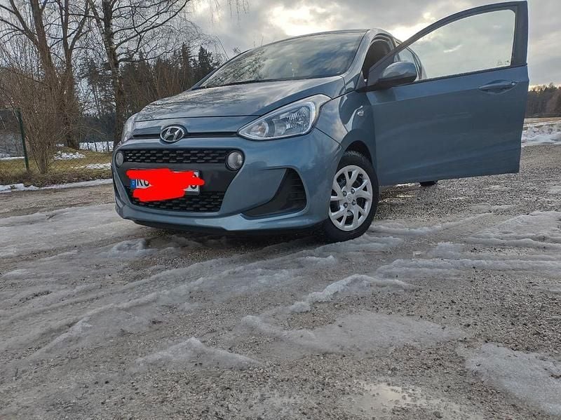 Blau Gebraucht 2018 Hyundai i10 Pure Kleinwagen | 8.850 € (Etwas zu teuer) - Bild 1/4