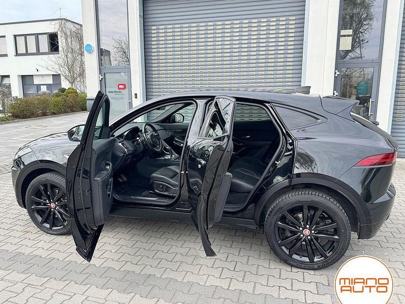 Gebraucht Jaguar E-Pace R-Dynamic 179 PS (131 kW) 2020 Santorini black SUV
