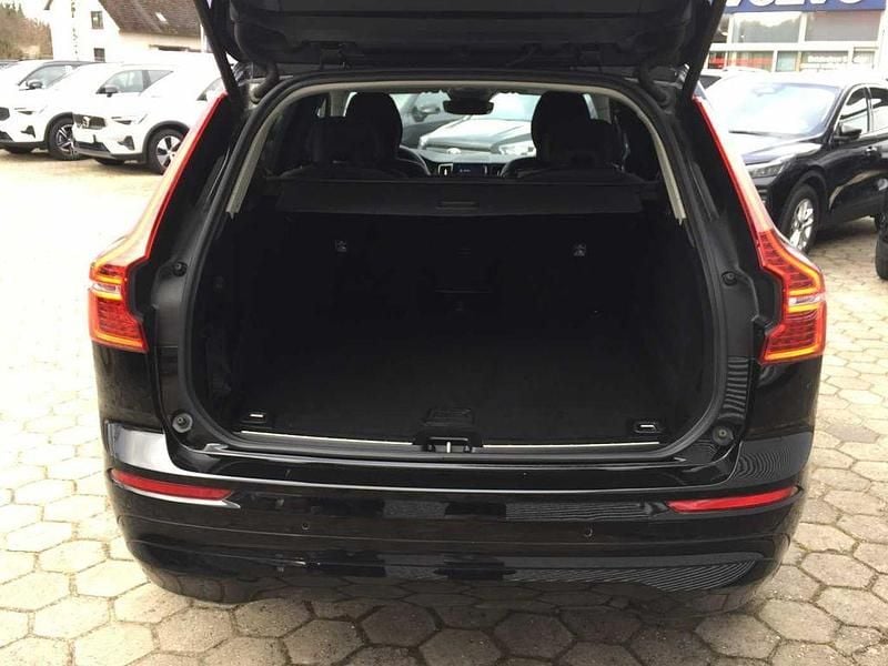 Gebraucht Volvo XC60 Core 197 PS (144 kW) 2023 Schwarz SUV