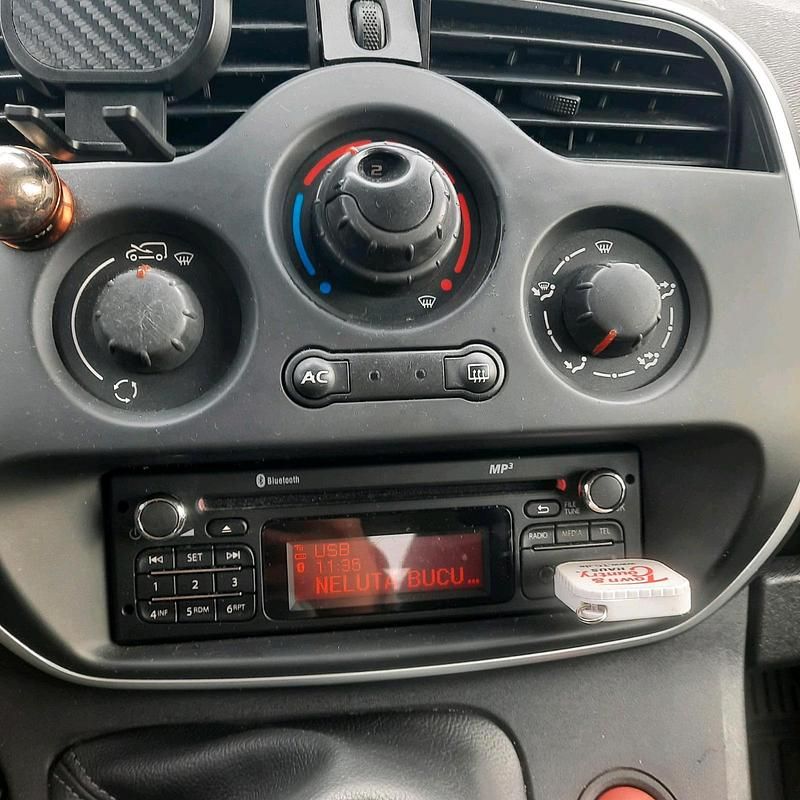 Gebraucht Renault Kangoo 105 PS (77 kW) 2014 Rot Van / Kleinbus