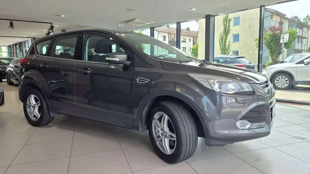 Gebraucht Ford Kuga 150 PS (110 kW) 2016 Grau SUV