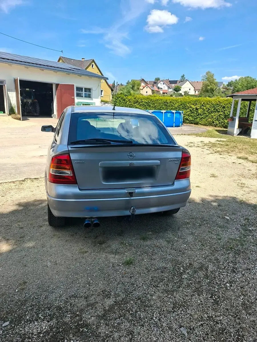Gebraucht Opel Astra 100 PS (73 kW) 1999 Silber Limousine