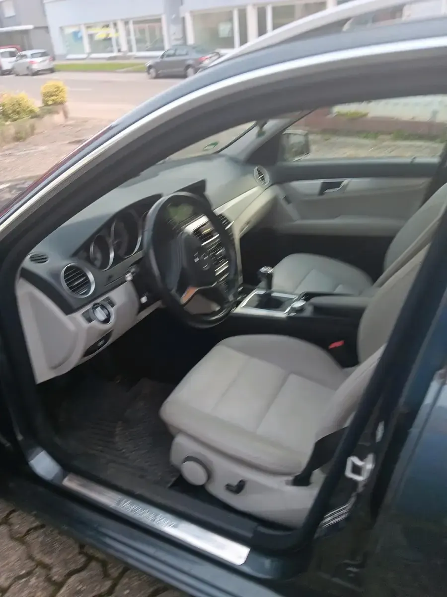 Gebraucht Mercedes C180 120 PS (88 kW) 2013 Grau Kombi