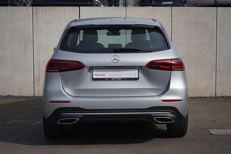 Gebraucht Mercedes B220 190 PS (139 kW) 2019 Silber Van / Kleinbus