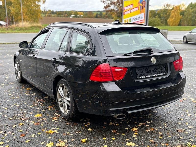 Schwarz Gebraucht 2010 BMW 320 Kombi | 3.100 € (Superpreis) - Bild 1/4