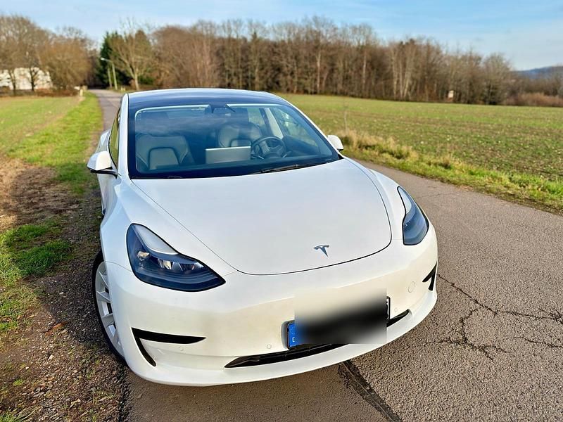 Gebraucht Tesla Model 3 Standard Range Plus 208 kW (283 PS) 2021 Weiß Limousine