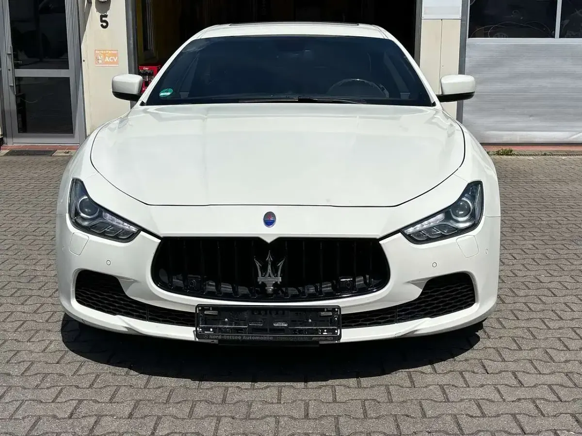 Gebraucht Maserati Ghibli 411 PS (302 kW) 2016 Weiß Limousine