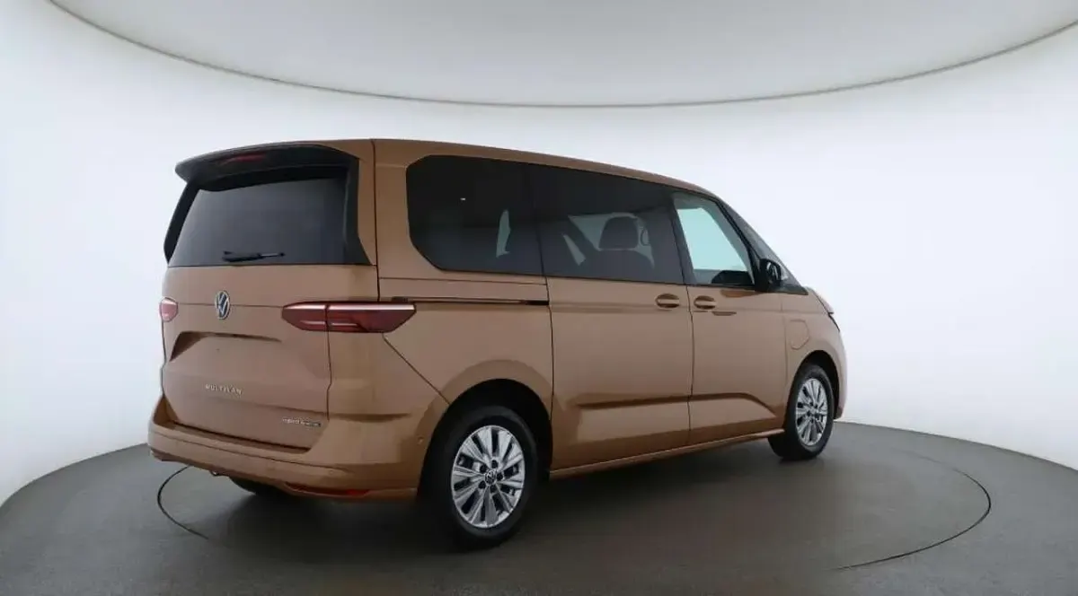 Gebraucht VW Multivan 245 PS (180 kW) 2025 Copper bronze metallic Van / Kleinbus