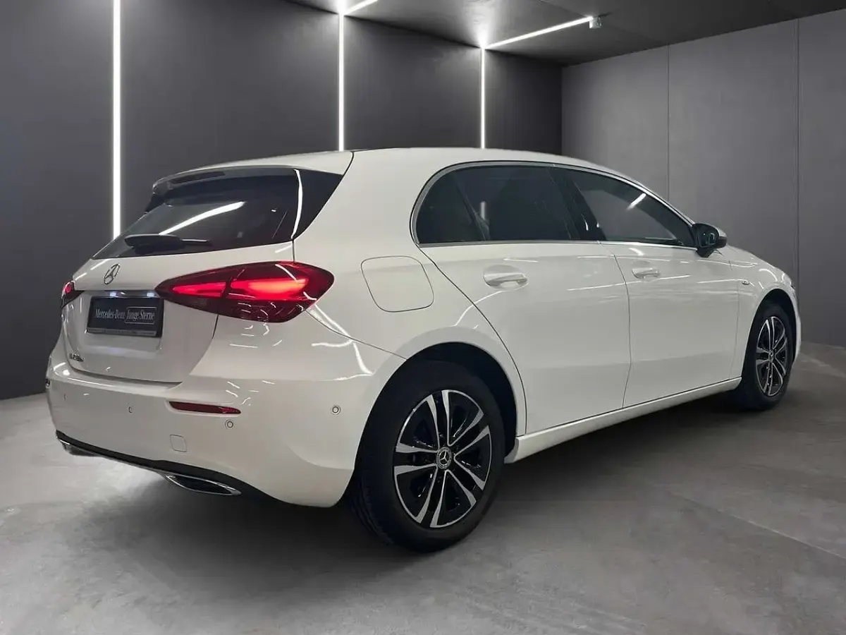 Gebraucht Mercedes A250 Progressive 218 PS (160 kW) 2025 Weiß Limousine