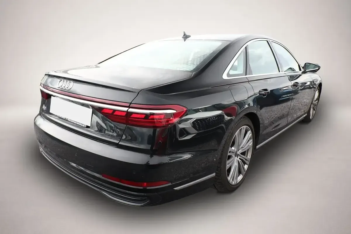 Gebraucht Audi A8 Ambiente 286 PS (210 kW) 2023 Schwarz Limousine