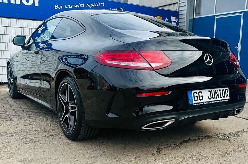 Gebraucht Mercedes C300 AMG 245 PS (180 kW) 2023 Schwarz Coupé