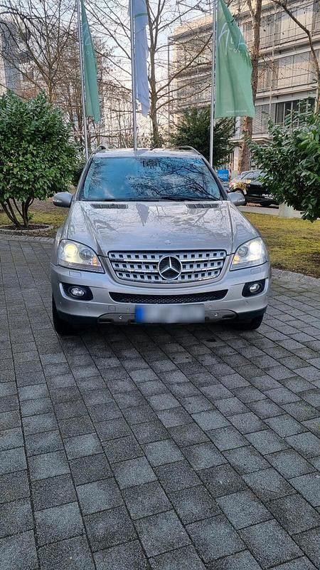 Gebraucht Mercedes ML320 224 PS (164 kW) 2006 Silber SUV